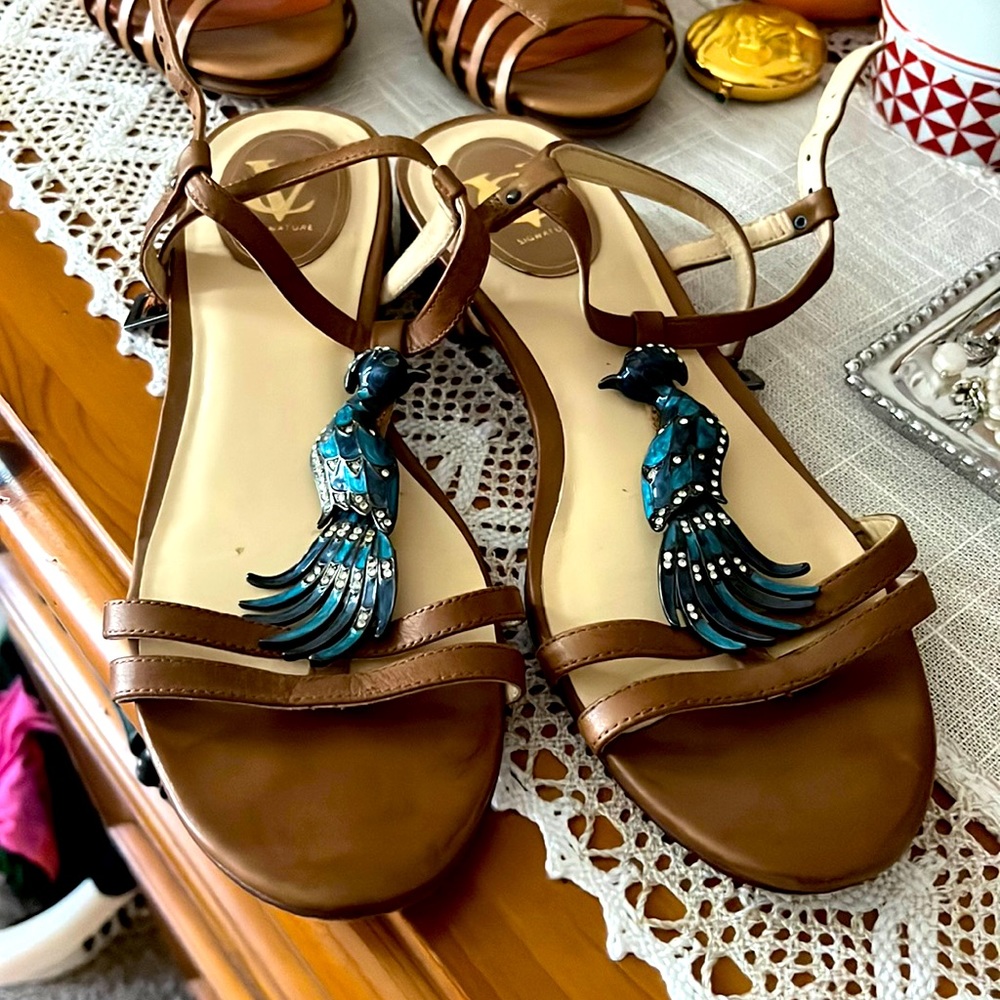 Vince Camuto Signature peacock sandals 8m/39